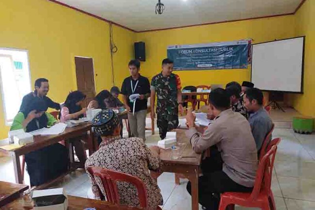 Babinsa Koramil 13 Banjarmangu Dampingi Kegiatan FKP di Desa Binaan 