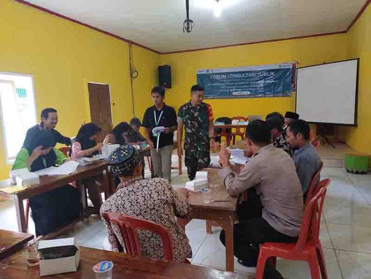 Babinsa Koramil 13 Banjarmangu Dampingi Kegiatan FKP di Desa Binaan 