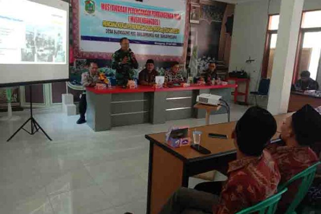 Dukung Percepatan Pembangunan Desa Danramil Dan Babinsa Hadiri Musrenbangdes