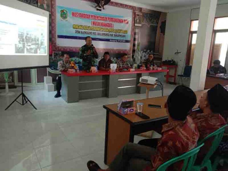 Dukung Percepatan Pembangunan Desa Danramil Dan Babinsa Hadiri Musrenbangdes