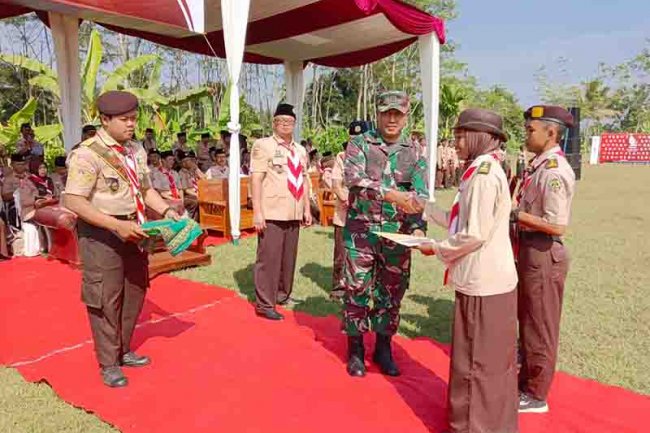 Danramil 13/Banjarmangu Hadiri Upacara Hari Pramuka Ke-62 Tahun 2023