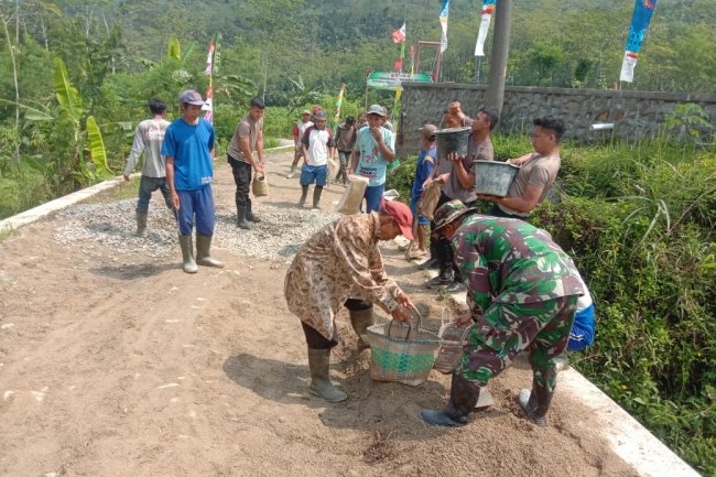 KEMANUNGGALAN TNI DAN RAKYAT SEMAKIN KUAT DENGAN TMMD REGULER KE-120