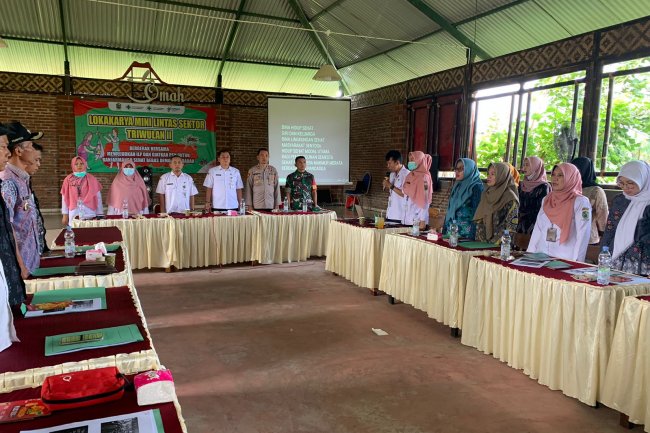 Babinsa Hadiri Undangan Loka Karya Mini Lintas Sektoral di Kecamatan Banjarmangu