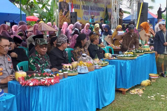 Danramil Hadiri Kirab Budaya Cakra Truna Wigunaning dan Pesta Rakyat Desa Sigeblog