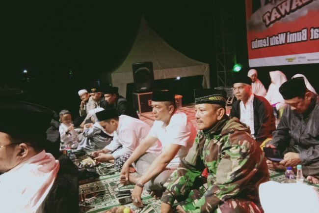 Babinsa  Banjarmangu Menghadiri  Pengajian Dan Bersholawat