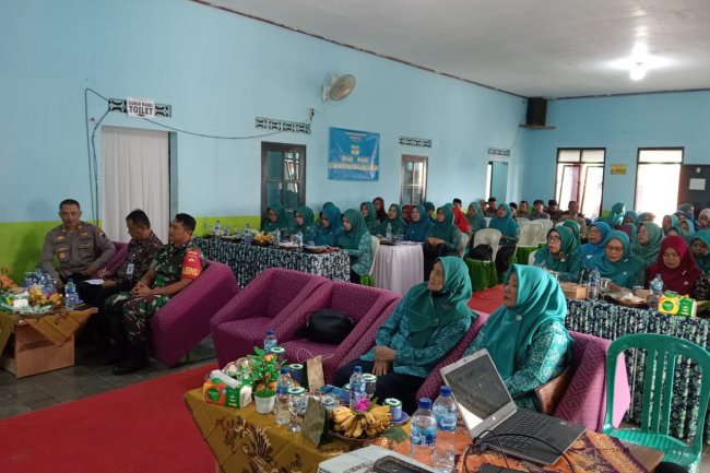 Babinsa Hadiri Undangan Pembinaan Administrasi 10 Program PKK  di Desa Binaan 