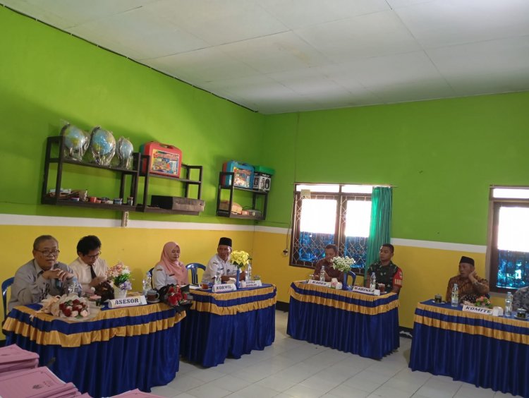 Babinsa Hadiri Undangan Visitasi Akreditasi di SD Negeri Beji