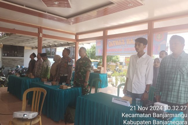 Babinsa Hadiri Kegiatan Sosialisasi Pilkada Serentak Tahun 2024 di Pendopo Kecamatan Banjarmangu