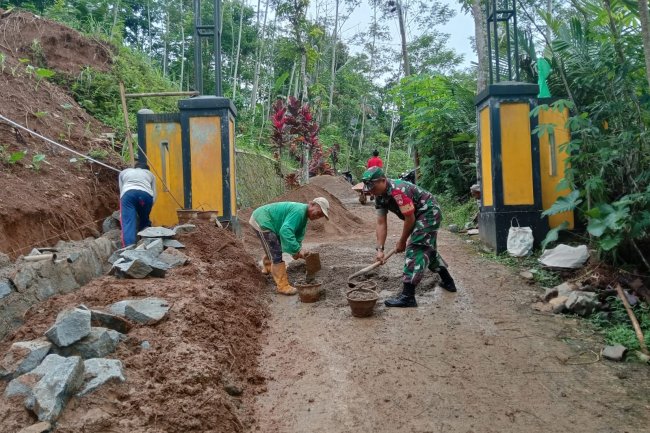 Wujudkan Sinergitas TNI Bersama Rakyat, Laksanakan Karya Bakti Bersama Warga binaan
