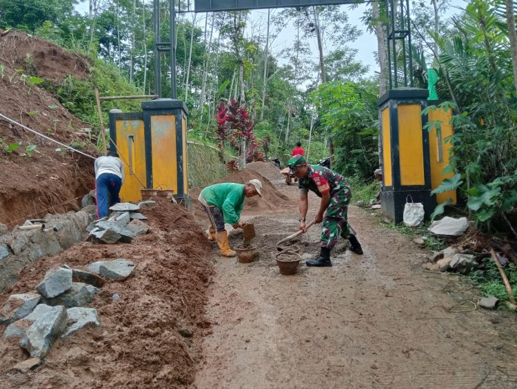 Wujudkan Sinergitas TNI Bersama Rakyat, Laksanakan Karya Bakti Bersama Warga binaan