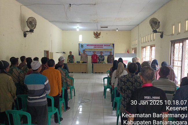 Babinsa Menghadiri acara Musyawarah Desa dalam rangka Pembahasan Rancangan Perubahan Anggaran Pendapatan dan Belanja Desa (APBDes) Tahun Anggaran 2025 