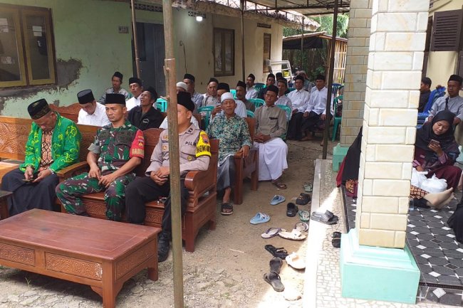 Babinsa Hadiri Pengajian dalam Rangka Haul Masal dan Haflah Akhiurssanah di LPQ Al Huda Desa Rejasari