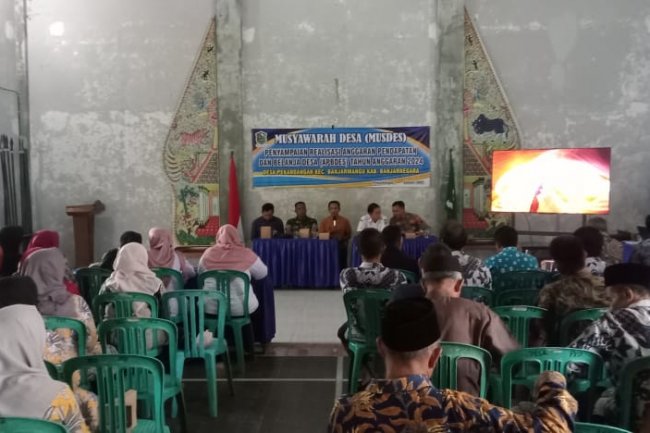 Danramil Hadiri Musyawarah Desa di Desa Pekandangan, Kecamatan Banjarmangu