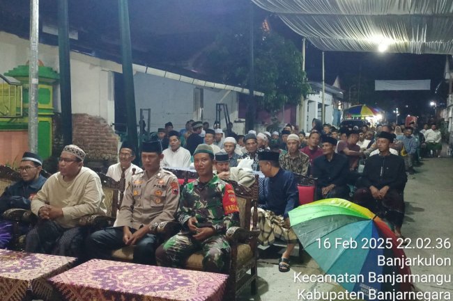 BABINSA HADIRI PENGAJIAN HAFLAH TASYAKUR KHOTMIL QUR’AN DAN HARI JADI TPQ DAARUS’SAADAH DESA BANJARKULON