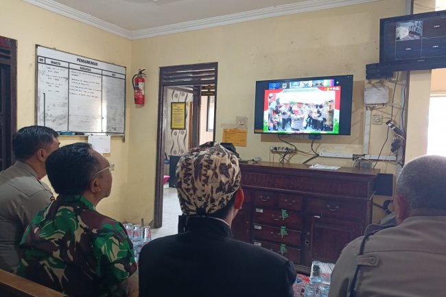 Danramil Hadiri Kegiatan Live YouTube Streaming dalam Rangka Mendukung Swasembada Pangan di Mapolsek Banjarmangu