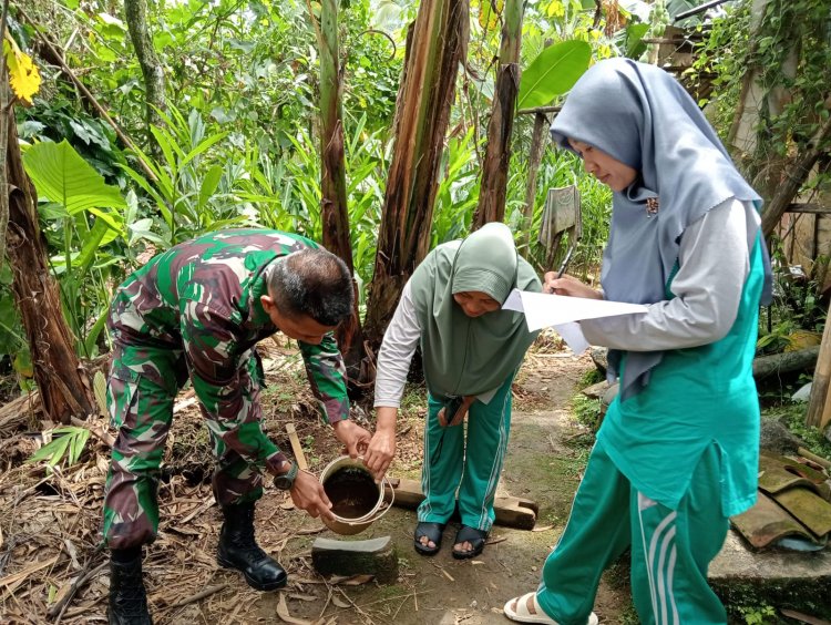 Babinsa Koramil 13/Bmu Melaksanakan Pendampingan Pemberantasan Sarang Nyamuk 