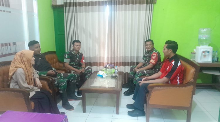 BABINSA KORAMIL 13/ BMG MELAKSANAKAN KOMSOS DENGAN GURU PEMBINA DI WILAYHA BINAAN