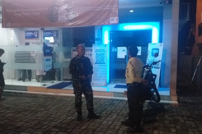 Babinsa Koramil 13/Banjarmangu Melaksanakan  Patroli Rutin Jaga Keamanan Wilayah